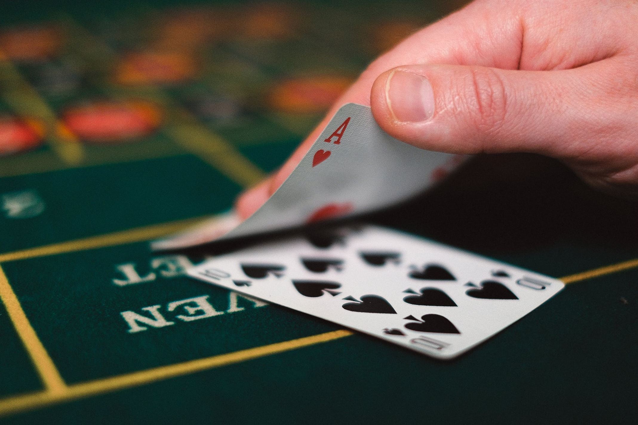 Kehittynyt Käsianalyysi: Kompleksin Pokeriskenaarioiden Purkaminen